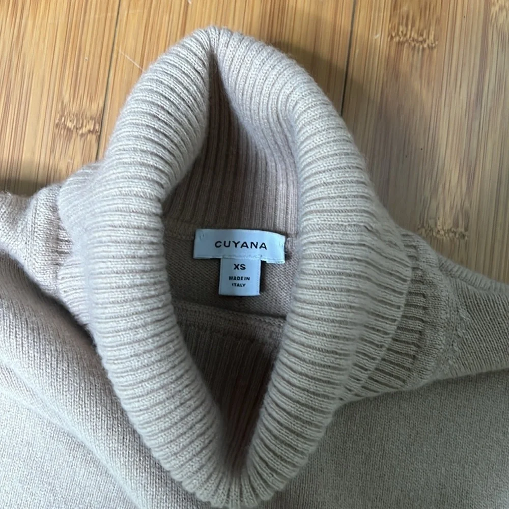 Cuyana Wool Cashmere Turtleneck Sweater - Camel - XS